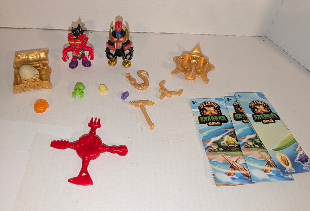 Lot of Treasure X Dino Dissection Figures Accessories